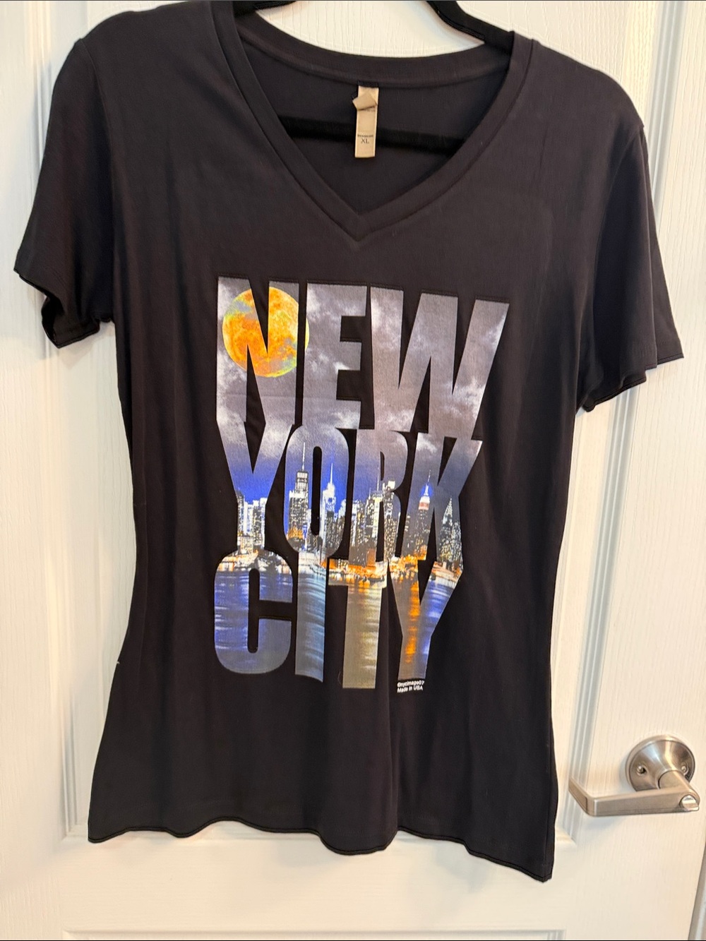 Women’s Black New York City Skyline V-Neck Graphic Tee